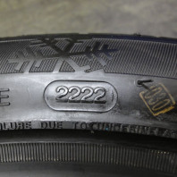 【中古】DAVANTI WINTOURA+ 245/40R18 97V XL ｽﾀｯﾄﾞﾚｽ