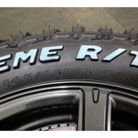 【ｱｳﾄﾚｯﾄ】QRASIZ VS8 14x4.5 45 100x4 GUNMETALLIC + 【ｱｳﾄﾚｯﾄ】MAXTREK EXTREME R/T.RWL 165/65R14 79S